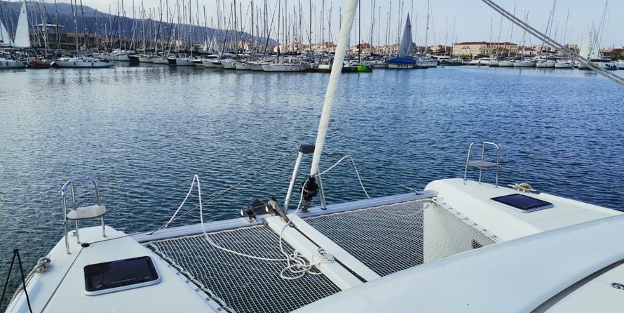 Lagoon 42
