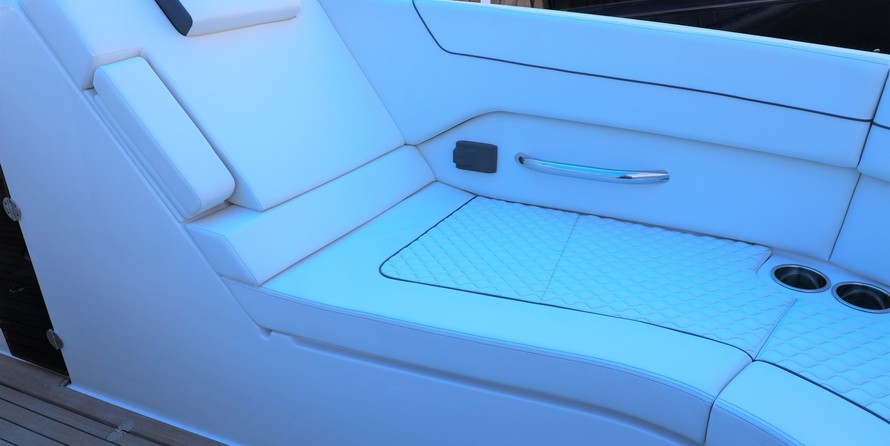 Chris-Craft Launch 35 GT