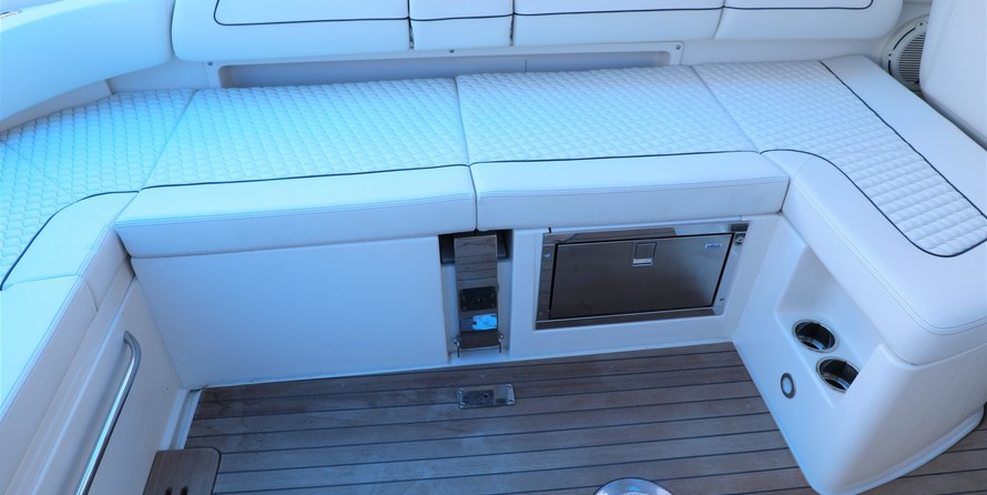 Chris-Craft Launch 35 GT