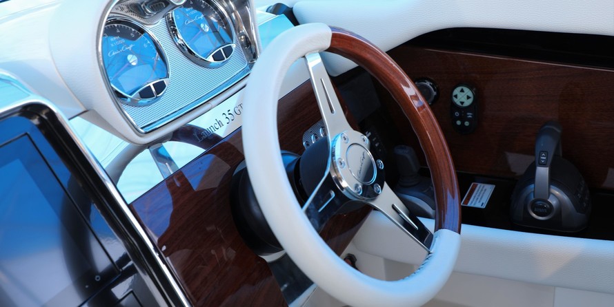 Chris-Craft Launch 35 GT