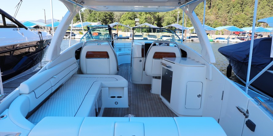 Chris-Craft Launch 35 GT