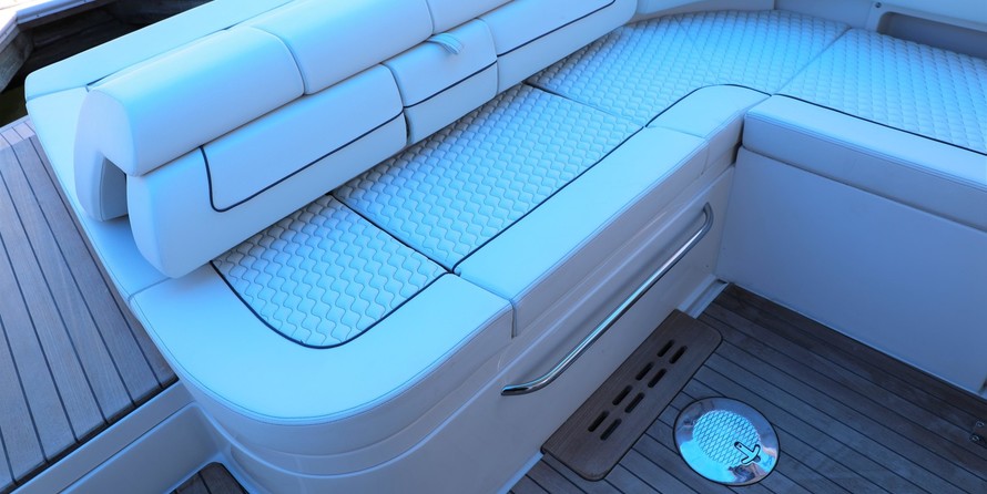 Chris-Craft Launch 35 GT