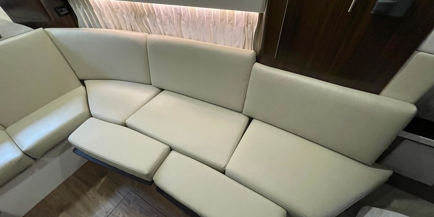 Regal 33 Express
