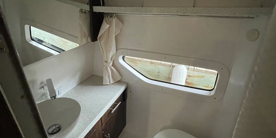 Regal 33 Express