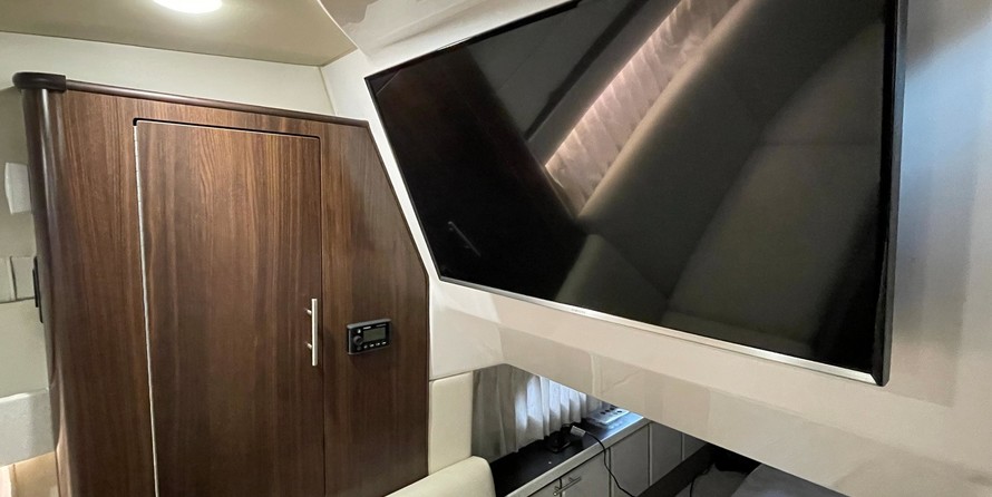 Regal 33 Express