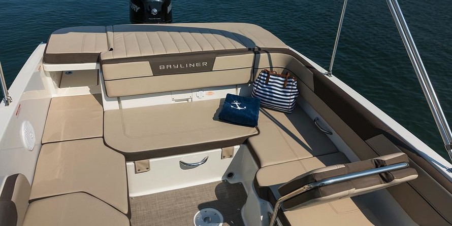 Bayliner VR6 BOWRIDER