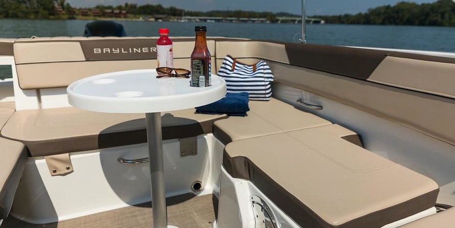 Bayliner VR6 BOWRIDER