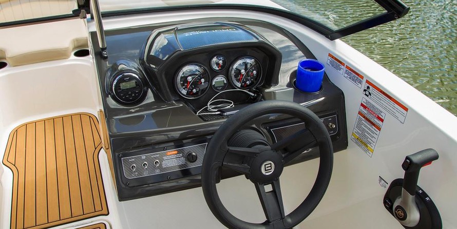 Bayliner VR6 BOWRIDER