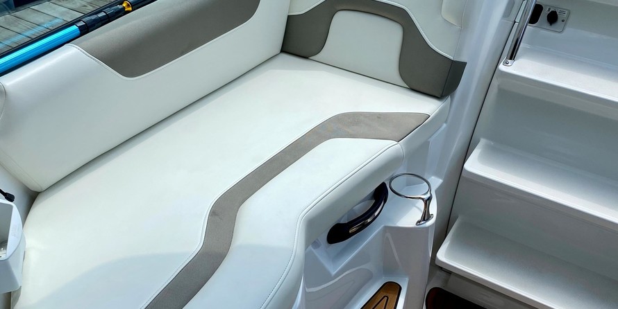 Monterey 295 Sport Yacht
