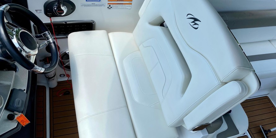 Monterey 295 Sport Yacht