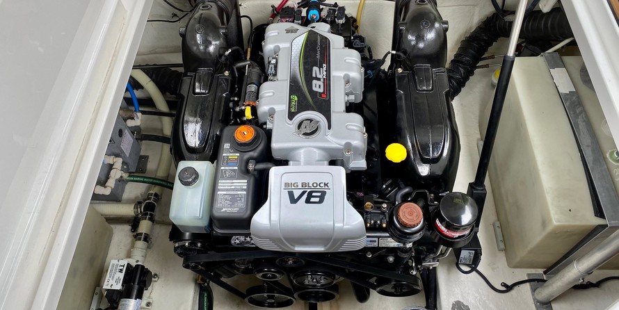 Monterey 295 Sport Yacht