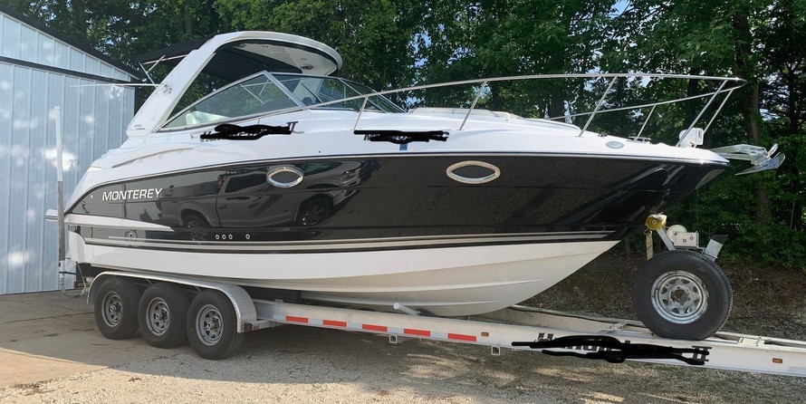 Monterey 295 Sport Yacht