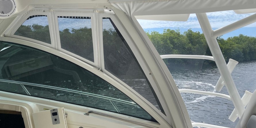 Boston Whaler 345 Conquest