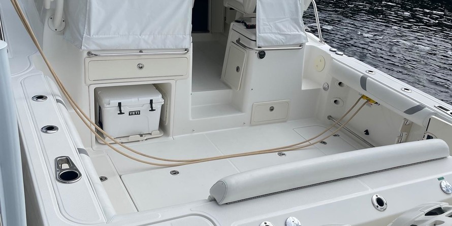 Boston Whaler 345 Conquest