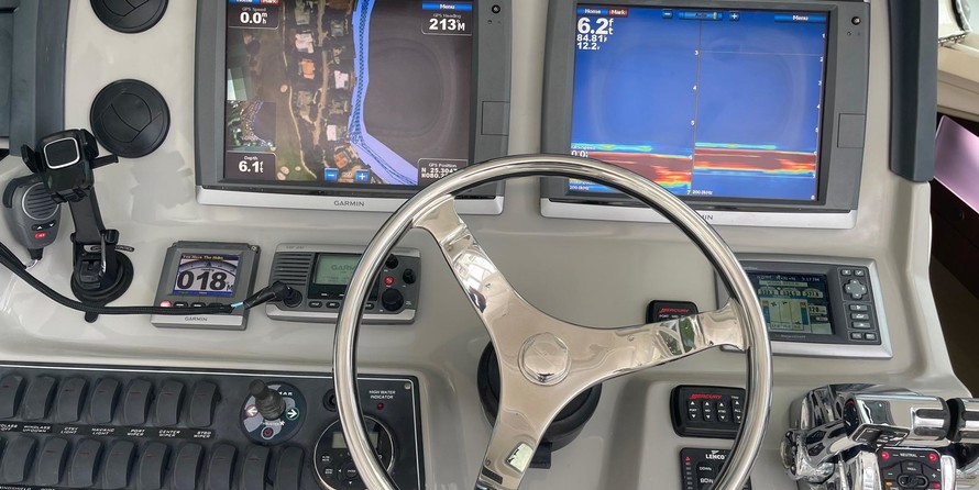 Boston Whaler 345 Conquest