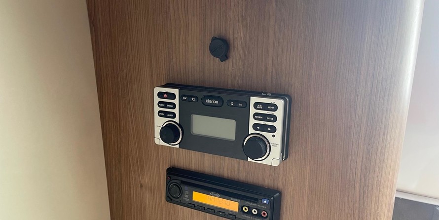 Boston Whaler 345 Conquest