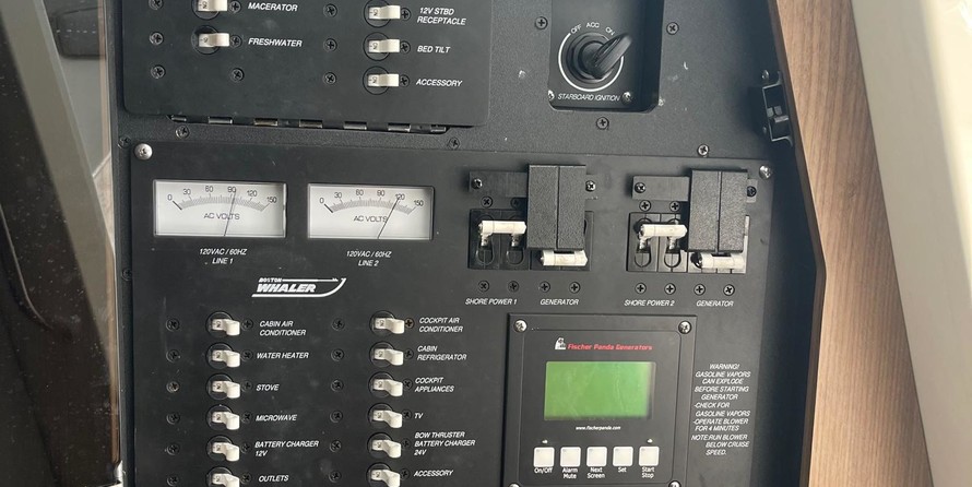 Boston Whaler 345 Conquest