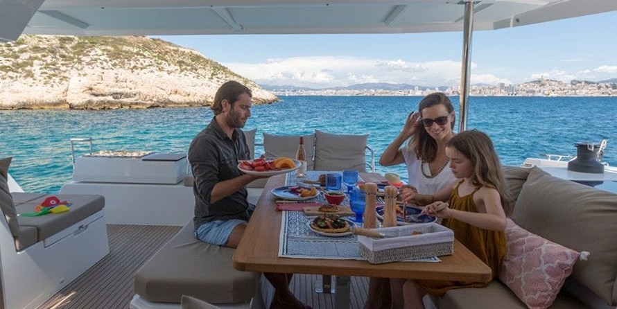 Fountaine Pajot Astréa 42