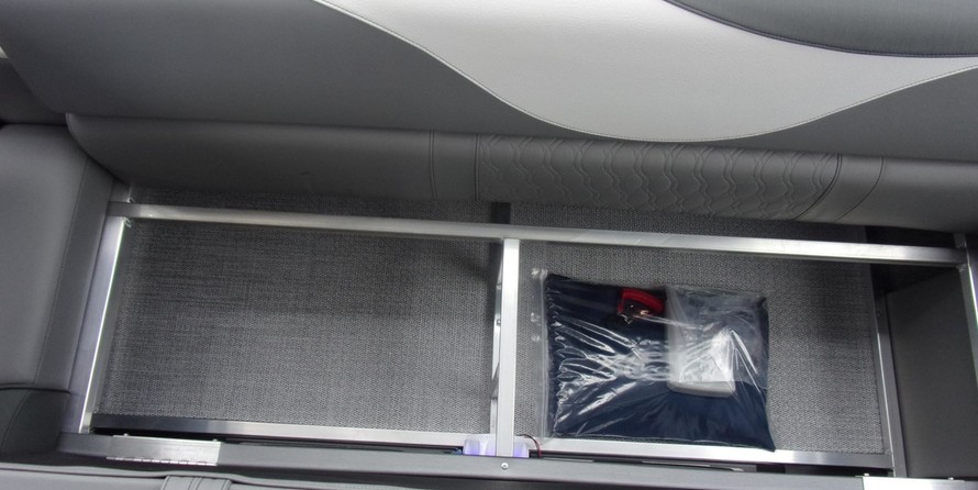 Avalon 2485 LSZ Versatile Rear Bench Sport Toon Windshield