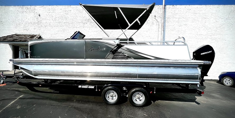 Avalon 2485 LSZ Versatile Rear Bench Sport Toon Windshield