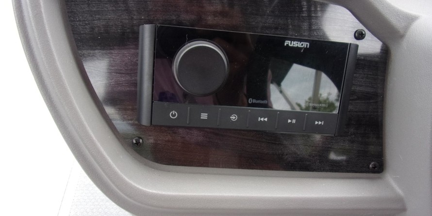 Avalon 2485 LSZ Versatile Rear Bench Sport Toon Windshield