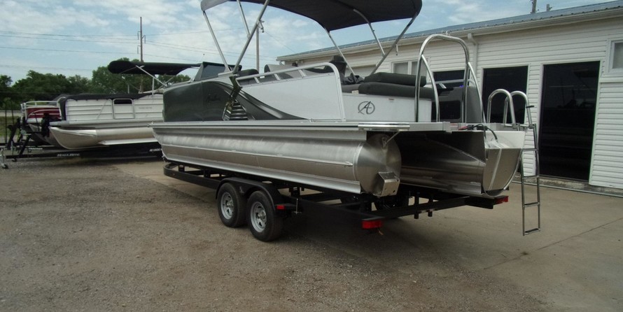 Avalon 2485 LSZ Versatile Rear Bench Sport Toon Windshield