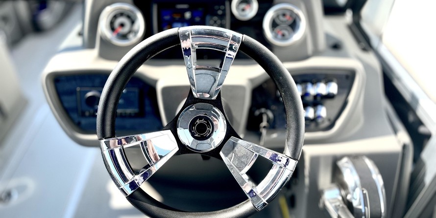 Avalon 2485 LSZ Versatile Rear Bench Sport Toon Windshield