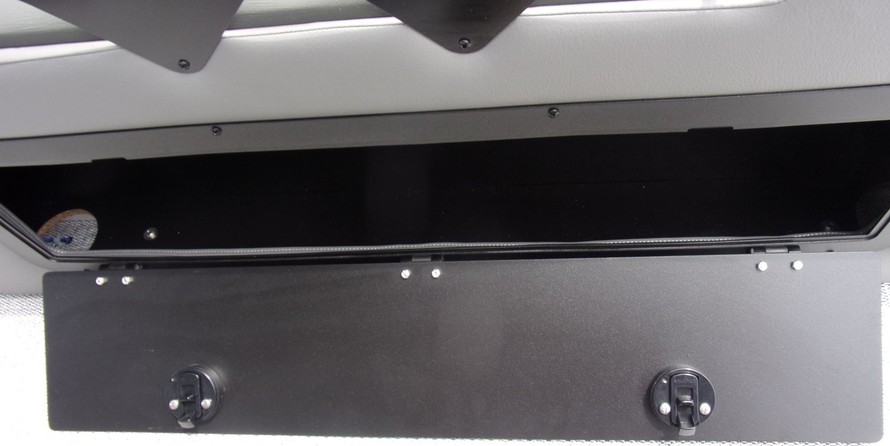 Avalon 2485 LSZ Versatile Rear Bench Sport Toon Windshield