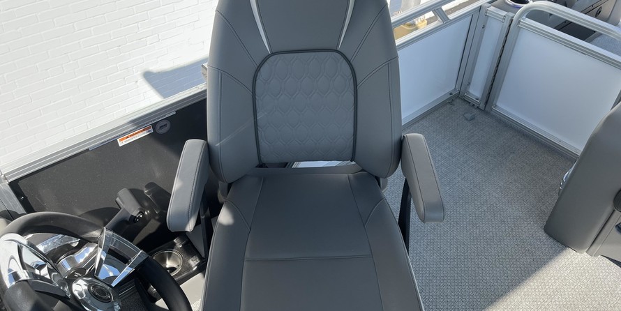 Avalon 2485 LSZ Versatile Rear Bench Sport Toon Windshield