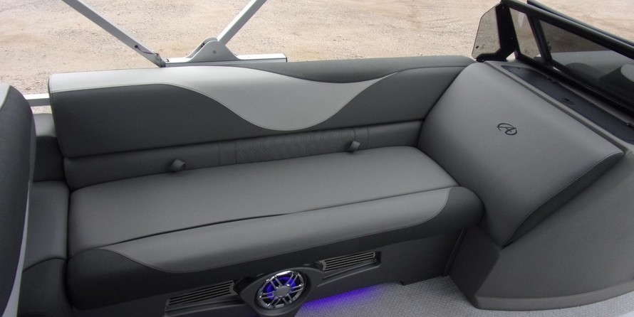 Avalon 2485 LSZ Versatile Rear Bench Sport Toon Windshield