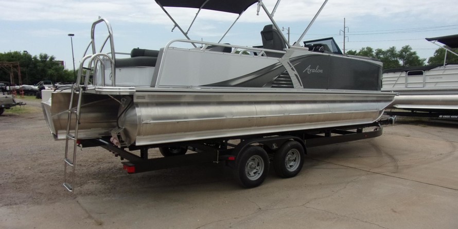 Avalon 2485 LSZ Versatile Rear Bench Sport Toon Windshield