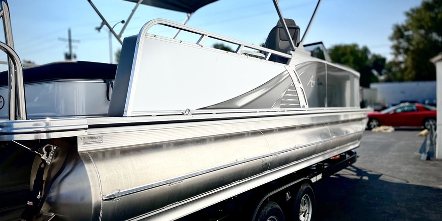 Avalon 2485 LSZ Versatile Rear Bench Sport Toon Windshield