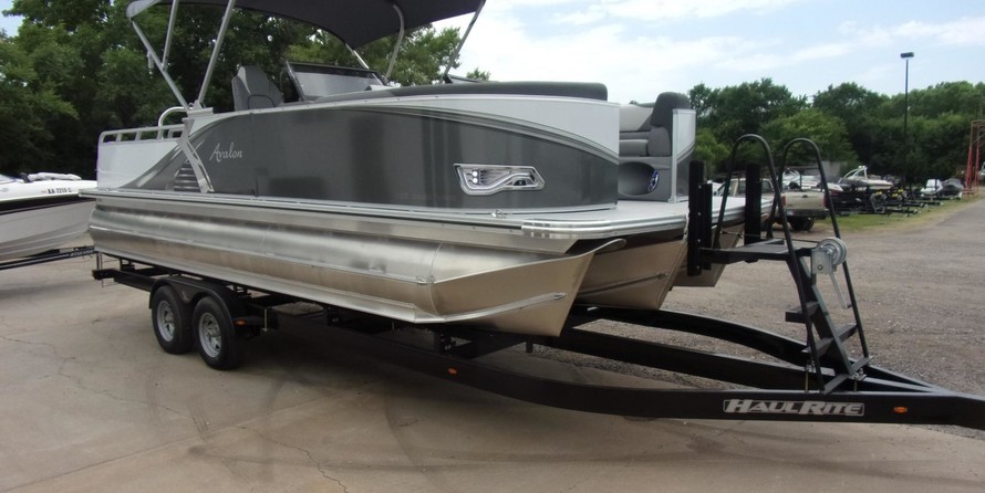 Avalon 2485 LSZ Versatile Rear Bench Sport Toon Windshield