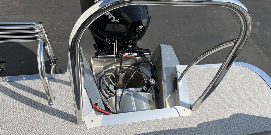 Avalon 2485 LSZ Versatile Rear Bench Sport Toon Windshield
