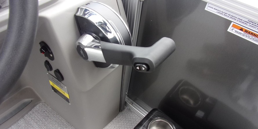 Avalon 2485 LSZ Versatile Rear Bench Sport Toon Windshield