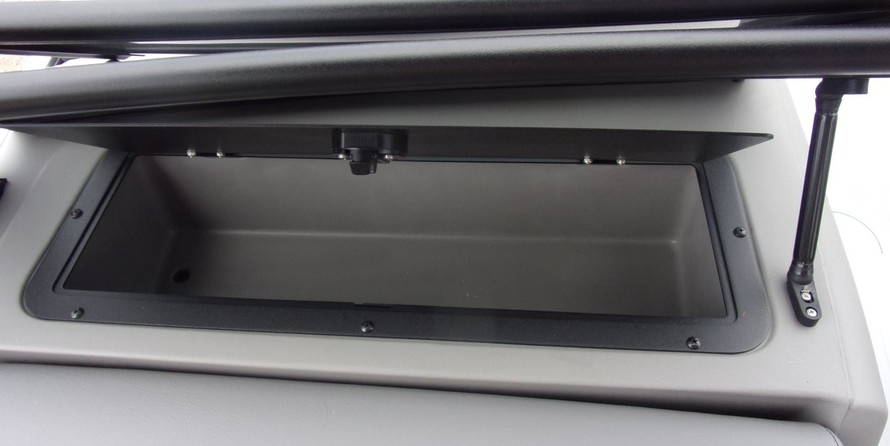 Avalon 2485 LSZ Versatile Rear Bench Sport Toon Windshield