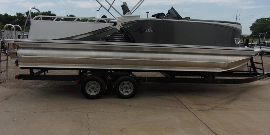 Avalon 2485 LSZ Versatile Rear Bench Sport Toon Windshield