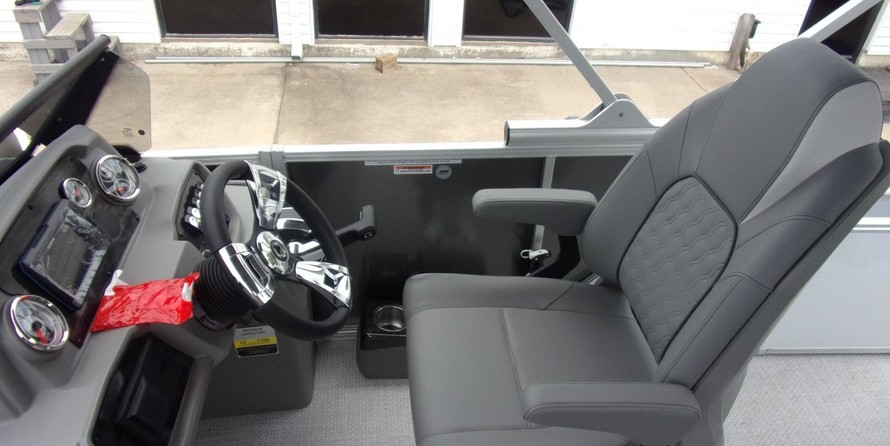 Avalon 2485 LSZ Versatile Rear Bench Sport Toon Windshield