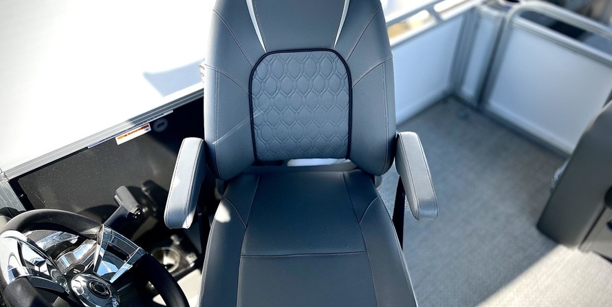 Avalon 2485 LSZ Versatile Rear Bench Sport Toon Windshield