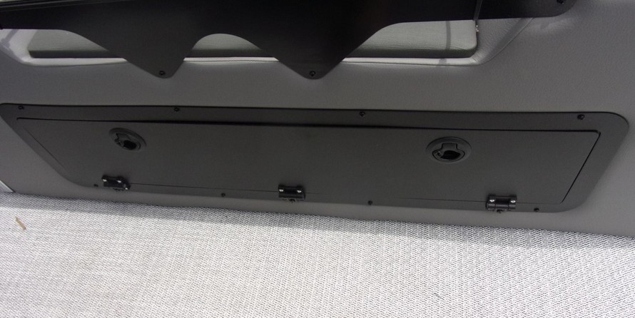 Avalon 2485 LSZ Versatile Rear Bench Sport Toon Windshield