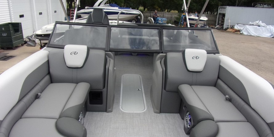 Avalon 2485 LSZ Versatile Rear Bench Sport Toon Windshield