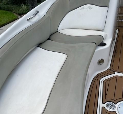 Sea Ray 240 Sundeck