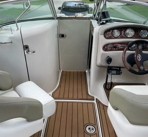 Sea Ray 240 Sundeck