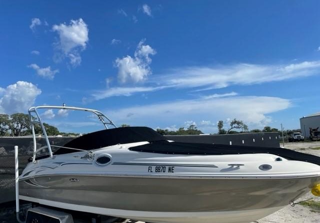 Sea Ray 240 Sundeck