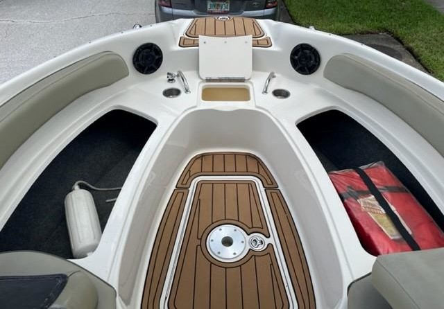 Sea Ray 240 Sundeck