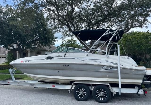 Sea Ray 240 Sundeck