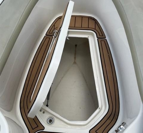 Sea Ray 240 Sundeck
