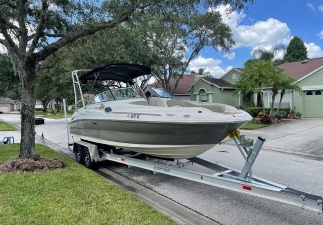 Sea Ray 240 Sundeck