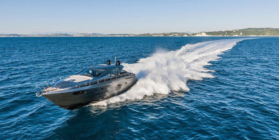 Pershing 62