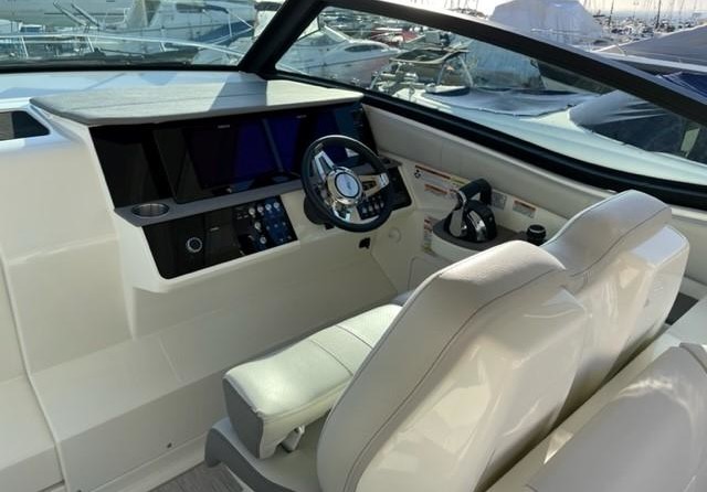 Sea Ray 320 Sundancer